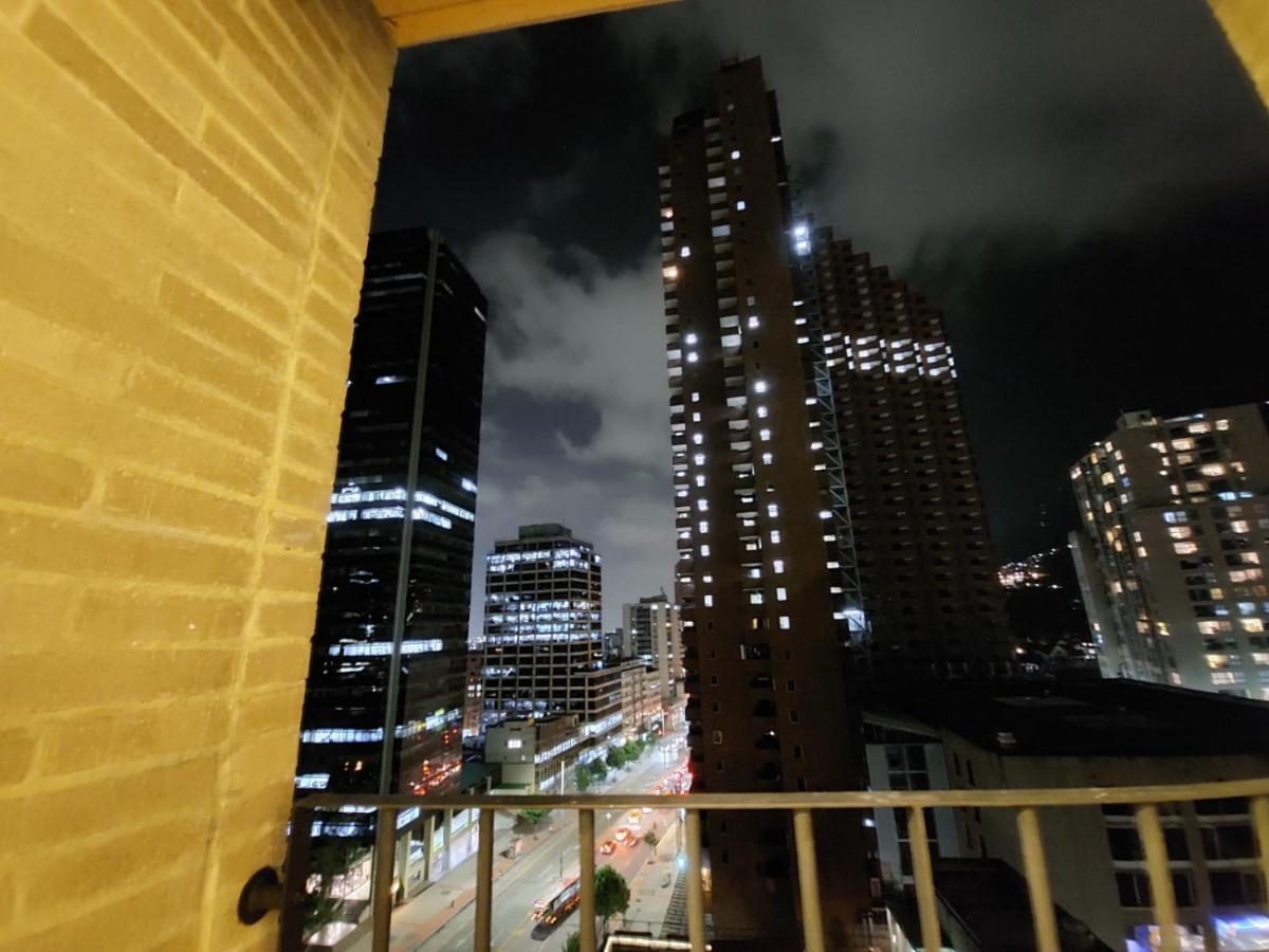 Toscano S Aparta Estudio Hospedaje Amoblado Torre 2 Equilibrium Bogotá Exteriör bild