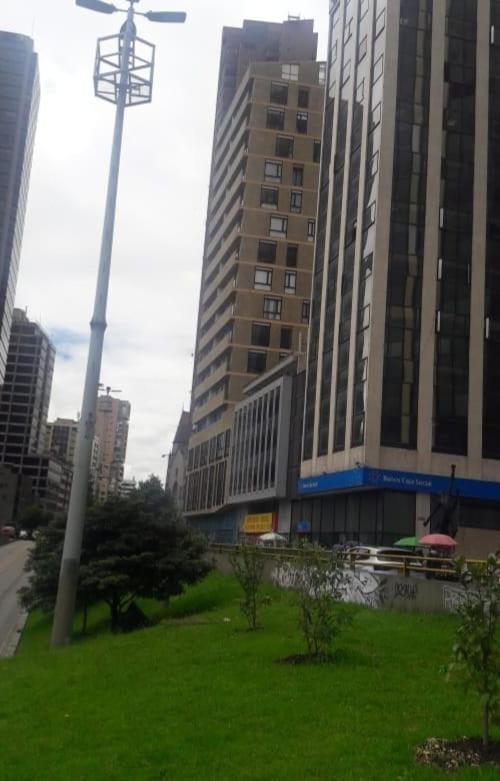 Toscano S Aparta Estudio Hospedaje Amoblado Torre 2 Equilibrium Bogotá Exteriör bild